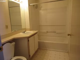Photo #6: 20334561 Listing