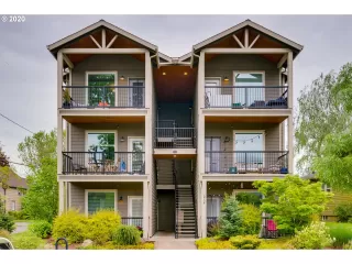 More Details about MLS # 20335351 : 5734 N MONTANA AVE 6