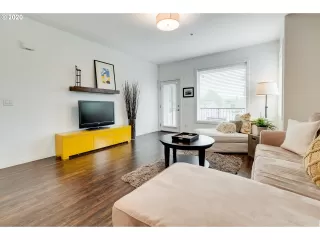 Photo #4: 20335351 Listing