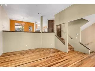 Photo #4: 20336908 Listing