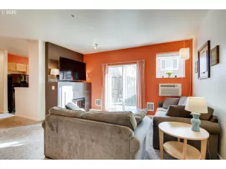 Photo #6: 20337055 Listing