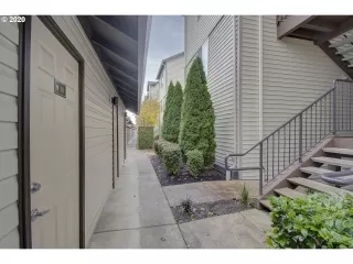 Photo #3: 20337568 Listing