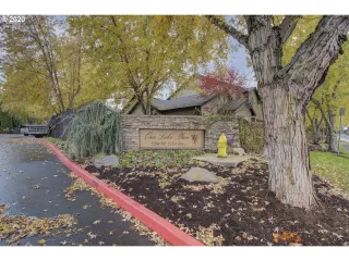 Photo #6: 20337568 Listing