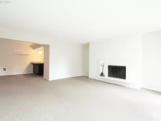 Photo #2: 20338067 Listing