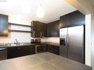 Photo #6: 20338067 Listing