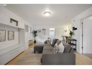 Photo #1: 20338702 Listing