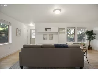 Photo #3: 20338702 Listing