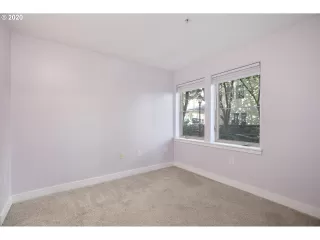 Photo #6: 20338702 Listing