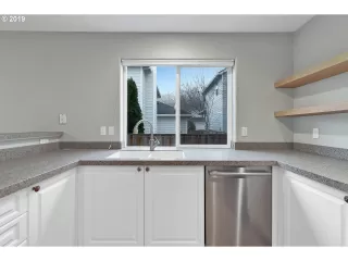 Photo #2: 20339516 Listing