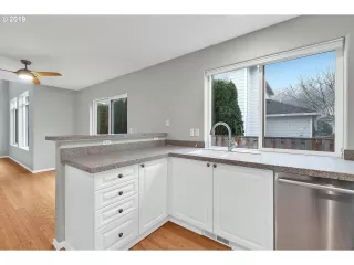 Photo #3: 20339516 Listing