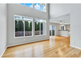 Photo #5: 20339516 Listing