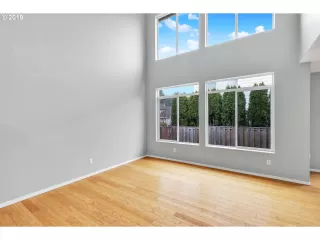 Photo #6: 20339516 Listing