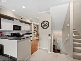 Photo #4: 20340400 Listing 