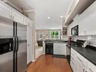 Photo #6: 20340400 Listing 