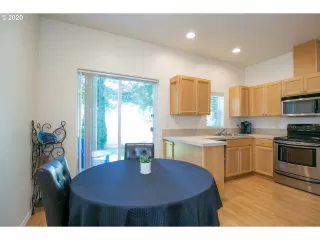 Photo #3: 20341043 Listing