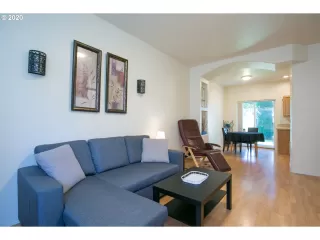 Photo #4: 20341043 Listing