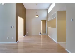 Photo #6: 20341877 Listing