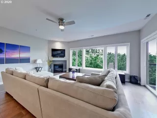 Photo #2: 20342842 Listing
