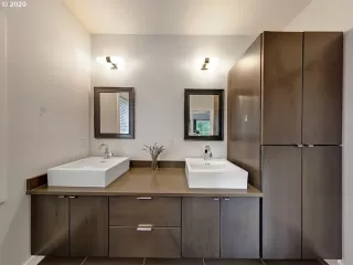 Photo #4: 20342842 Listing