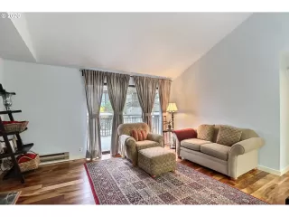 Photo #4: 20344178 Listing