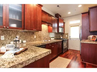 Photo #4: 20344327 Listing