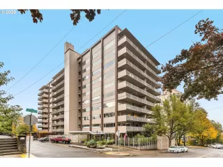 More Details about MLS # 20344348 : 2323 SW PARK PL 203B