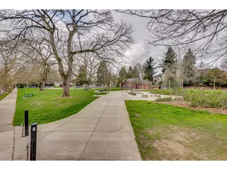 Photo #4: 20344520 Listing