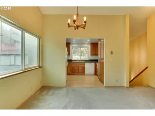 Photo #4: 20346353 Listing