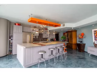 Photo #1: 20346515 Listing 