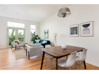 Photo #4: 20346543 Listing