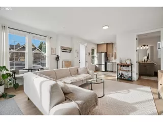 Photo #5: 203467014 Listing 