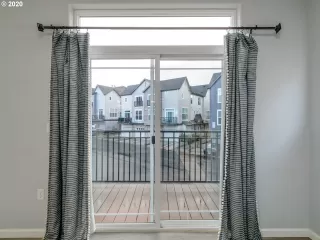 Photo #4: 20347345 Listing