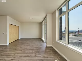 Photo #4: 20348150 Listing 