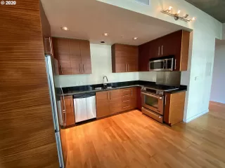 Photo #4: 20348634 Listing