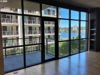 Photo #5: 20348634 Listing