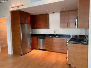 Photo #6: 20348634 Listing