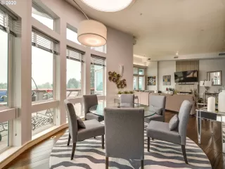 Photo #3: 20349251 Listing