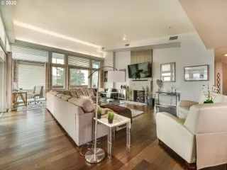 Photo #4: 20349251 Listing