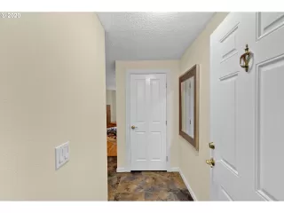 Photo #5: 20349710 Listing 