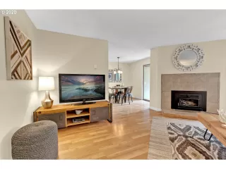 Photo #6: 20349710 Listing 