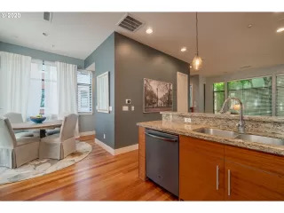 Photo #2: 20352066 Listing