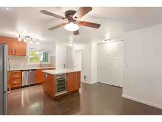 Photo #2: 20352407 Listing 