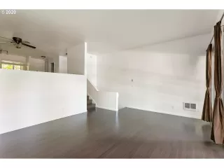 Photo #4: 20352407 Listing 