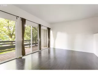 Photo #5: 20352407 Listing 