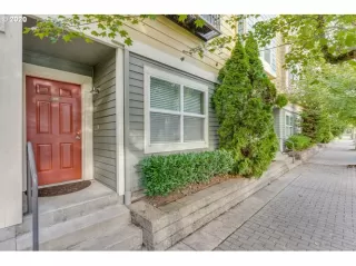 Photo #1: 20352687 Listing