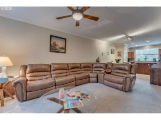 Photo #4: 20352687 Listing