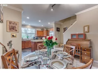 Photo #6: 20352687 Listing