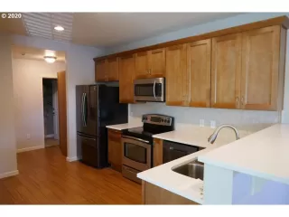 Photo #6: 20352700 Listing 