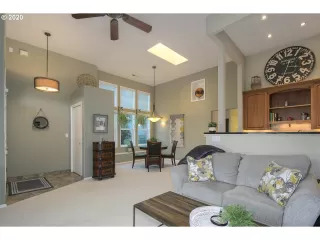 Photo #4: 20352942 Listing 