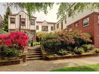 Photo #1: 20354317 Listing